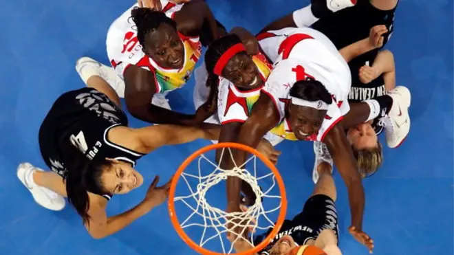 Au Mali, le basketball féminin est en plein essor, le pays accueille l'afro basket dame à parti de ce vendredi. Mais la pratique de la discipline n'est pas sans difficulté.