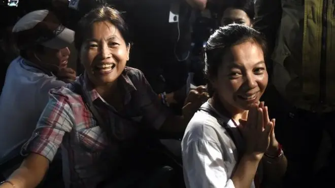 Las escenas de alegría y alivio no se hicieron esperar en el lugar, protagonizadas por familiares que celebraban la noticia de que los niños estaban vivos.