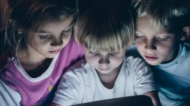 بچے، سکرین ٹائم