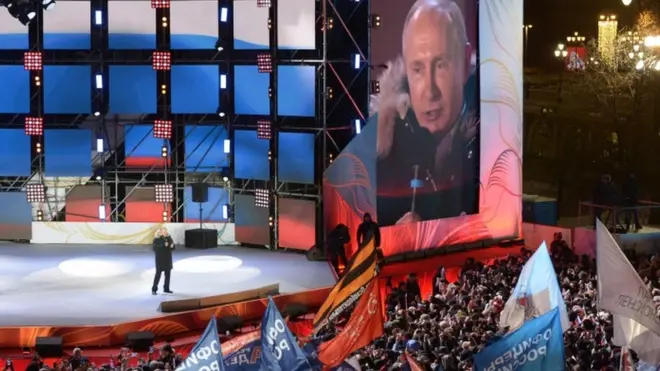 Sejak awal Putin diperkirakan tidak akan menghadapi perlawanan ketat dari tujuh calon presiden lainnya.