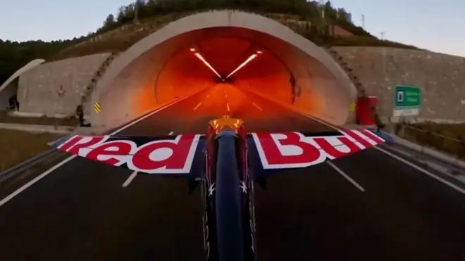 Полет по тоннелю