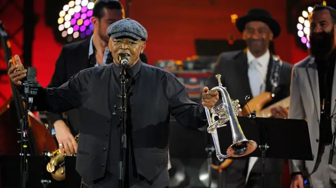 Хью Масекела на концерті до Всесвітнього дня джазу в Парижі у 2015 році