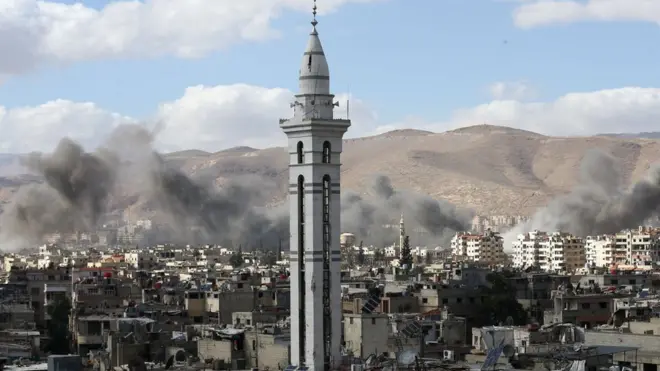 Ghouta Timur, sekitar 15km dari pusat ibu kota Damaskus, terus digempur oleh pasukan pemerintah untuk merebut kembali wilayah itu dari tangan pemberontak.