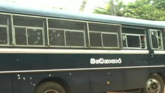 පාතාල කල්ලි ගැටුමක් - පොලිසිය