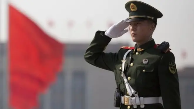 گذشتہ کئی سالوں میں چین نے اپنی معیشت کے بڑھنے کے ساتھ ساتھ تیزی سے اپنی فوج کو جدید ہتھیاروں سے لیس کیا ہے