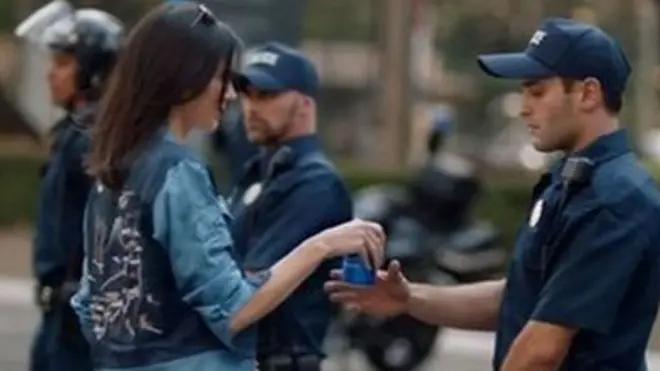 پیپی کے متنازع اشتہار کا ایک منظر