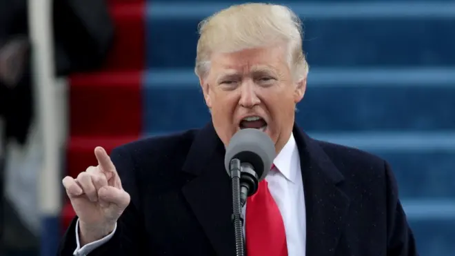 В своих твитах, как и в жизни, президент Трамп не лезет за словом в карман