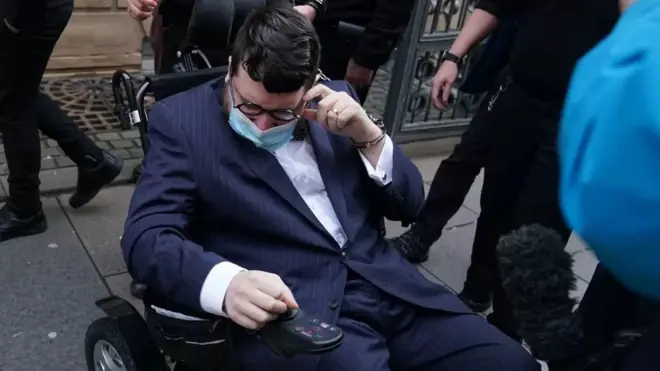 زعم روسي أنه رجل يدعى آرثر نايت عندما ألقي القبض عليه في اسكتلندا