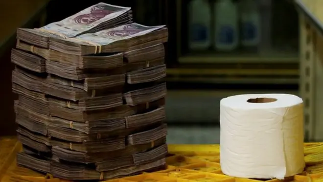 في يوم الخميس الماضي، كان سعر لفافة مناشف المرحاض مليونين و 600 ألف بوليفار.