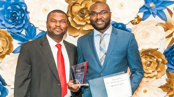 (À droite) Stephan Dowouo, cofondateur et président de Squares Union, une plateforme de transfert d'argent en ligne entre le Canada et l'Afrique