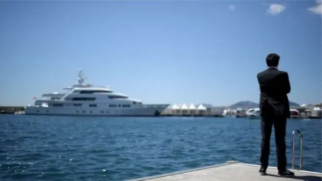 ثروة 26 شخصا "تعادل ما يملكه نصف سكان الأرض"