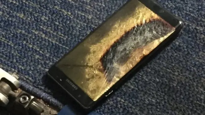 Sejumlah ponsel Samsung Galaxy Note 7 dilaporkan terlalu panas dan baterainya meledak.
