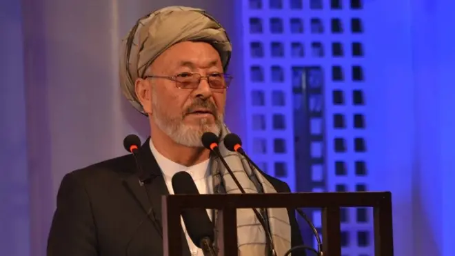 محمد کریم خلیلي د پخواني ولسمشر حامد کرزي مرستیال و.