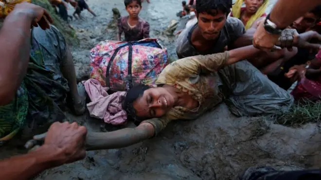 နတ်မြစ်ကို ဖြတ်ဝင်လာသူတွေ