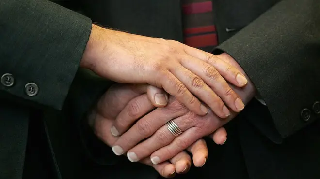 ملک میں بی جے پی کی حکومت ہے جس کے بہت سے سینیئر رہنما ہم جنس پرستی کو غیر فطری عمل مانتے ہیں