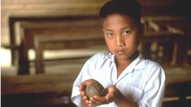 బాంబులు