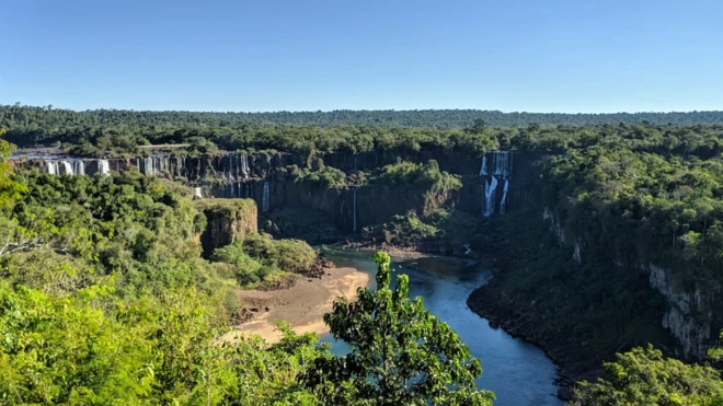Cataratas do Iguaçu em 13 de junho; vazão da água atingiu menor patamar do ano e deve continuar baixa nos próximos meses