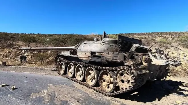 ቀደም ሲል በተደረገ ጦርነት የተቃጠለ ታንክ