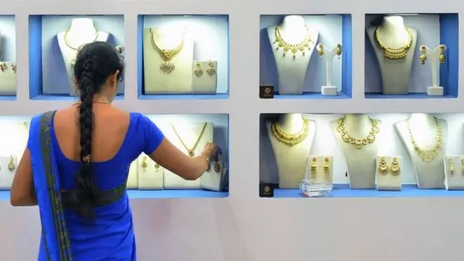 Saleswomen in jewellery and clothes stores say they are not allowed to sit through the day