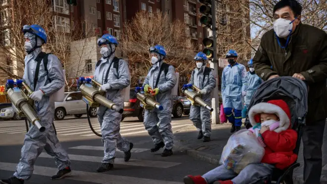 Дезінфекція стала буденною річчю в китайських містах