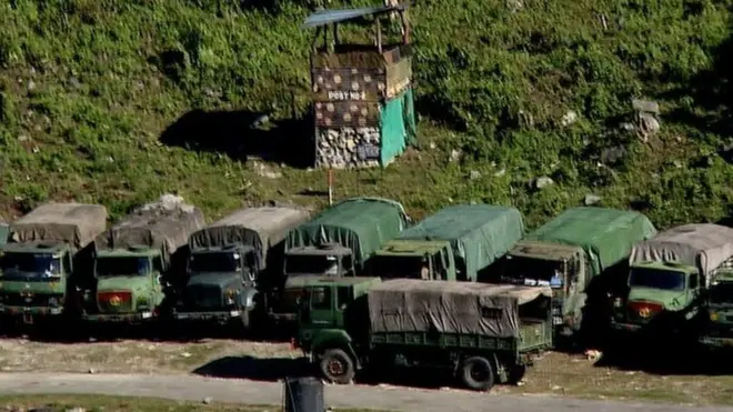 انڈین فوج کے ٹرک