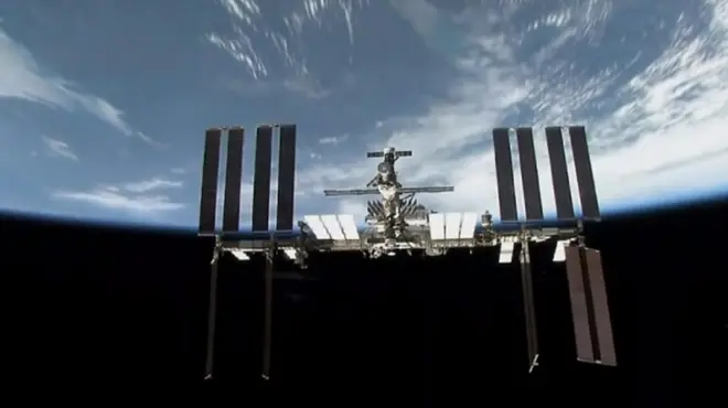 အာကာသထဲမှာ အပင်စိုက်လို့ ရနိုင်ပါသလား။ ဒါကို သိနိုင်ဖို့ ကျောင်းနေ ကလေးတွေ ကြိုးစားခဲ့ကြပါတယ်။