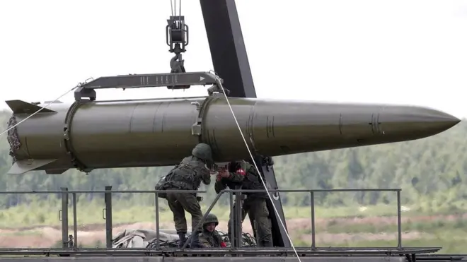 ロシア、核兵器査察の受け入れ一時停止をアメリカに通告 - BBC