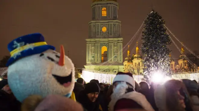 Сніговик на Софіївській площі у Києві