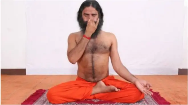 යෝගා අභ්‍යාස ප්‍රගුණ කරන හින්දු කෝටිපතියෙක්