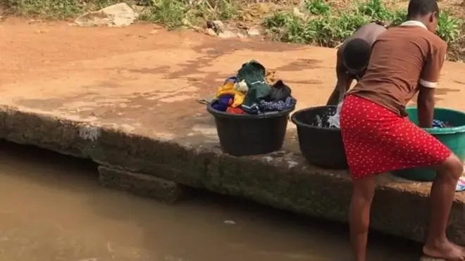 Ẹni to n fọ asọ