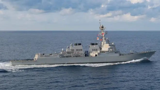 Tàu khu trục mang tên lửa dẫn đường USS Preble lớp Arleigh Burke quá cảnh Ấn Độ Dương hồi tháng 3/2018