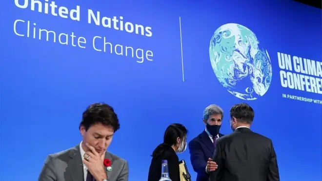 Justin Trudeau, John Kerry e Moon Jae durante a COP26como apostar no f12 betGlasgow; conferência resultoucomo apostar no f12 betacordo neste sábado