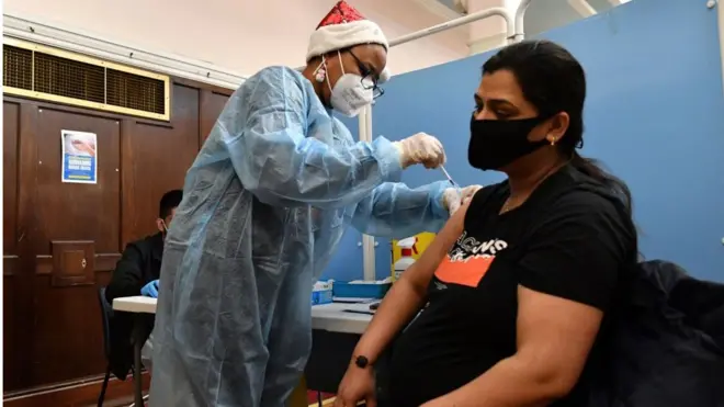 کووڈ، برطانیہ، بوسٹر شاٹ