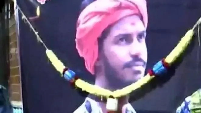 పోలీసు బలగాలు