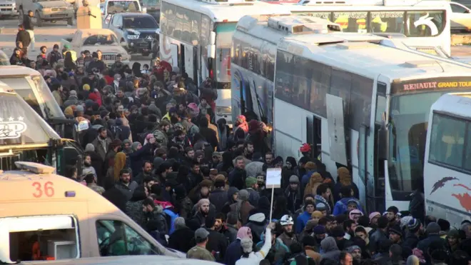 Lebih dari 4.500 warga sipili meninggalkan kawasan di Aleppo timur yang dikuasai kelompok pemberontak.