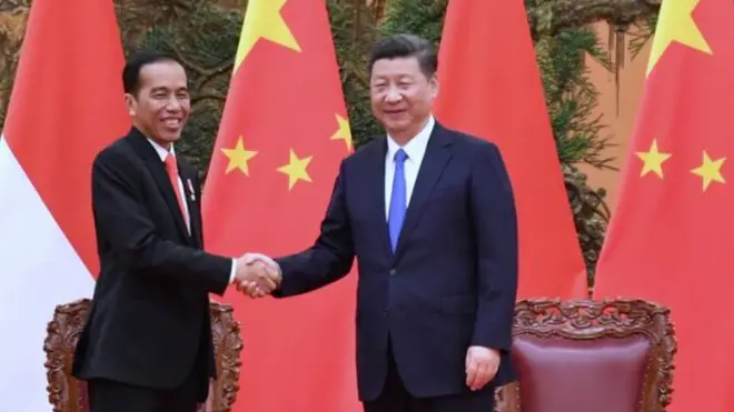 Presiden Joko Widodo melakukan pertemuan bilateral dengan Presiden Cina, Xi Jinping, di East Hall, Great Hall of the People, Beijing, Tiongkok pada Minggu (14/05).