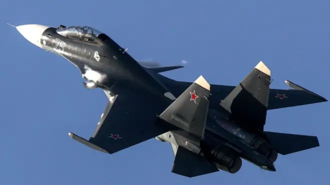 Двомісний Су-30 - один з основних винищувачів російських Військово-космічних сил