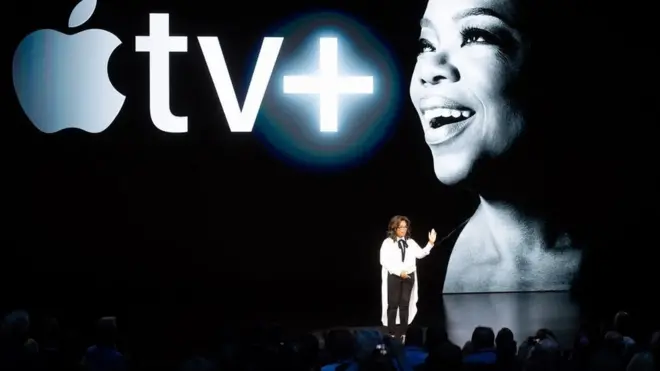 오프라 윈프리는 애플과 함께 오리지널 TV 쇼를 기획하고 있다.