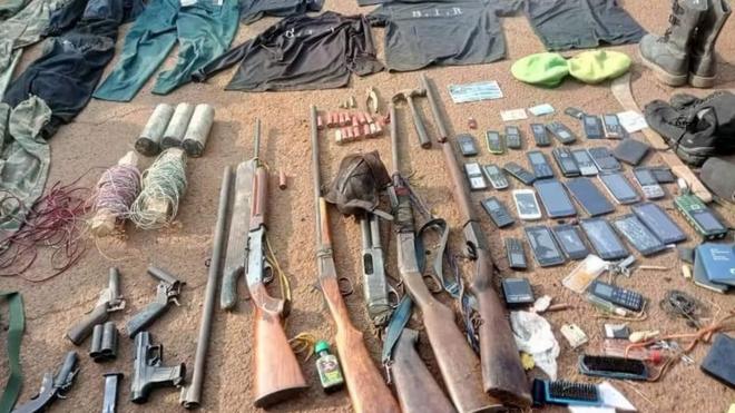 Guns and phones wey army collect from separatists dem