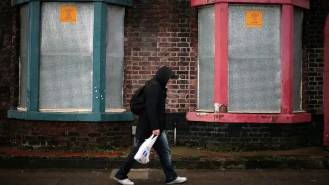 IFS yoksul ve zengin aileler arasındaki uçurumun açıldığını belirtti.