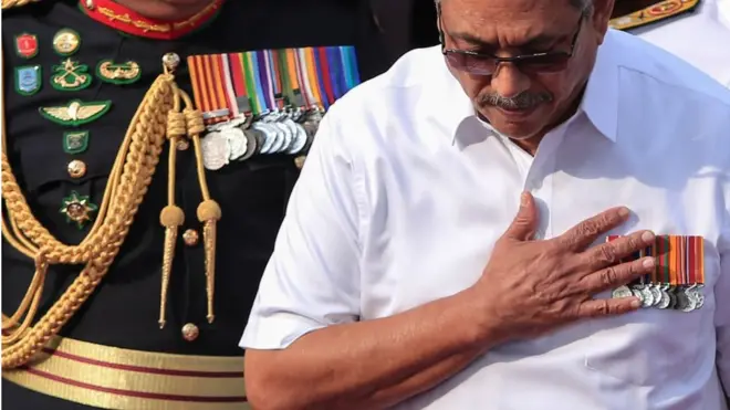 යුද අපරාධ චෝදනා මත ගෝඨභය අත්අඩංගුවට ගන්න: සිංගප්පූරු නීතිපතිට පැමිණිල්ලක්.