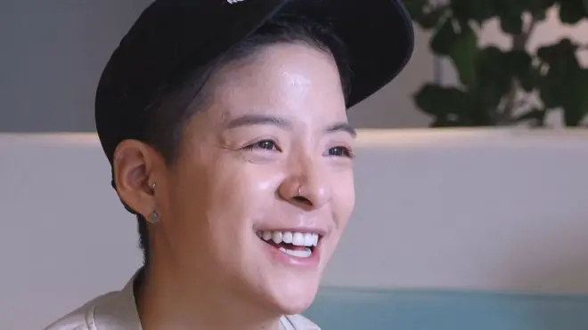 f(x) 엠버가 BBC 코리아와 인터뷰하고 있다