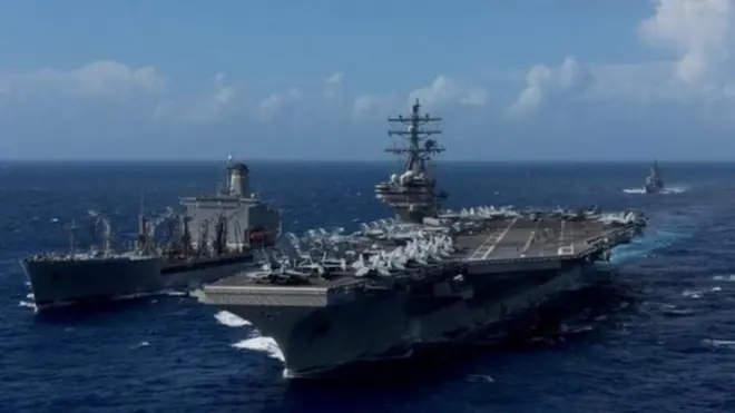 Chiếc may bay gặp nạn khi đang trên đường tới tàu sân bay USS Ronald Reagan đang hoạt động tại vùng biển Philippine.