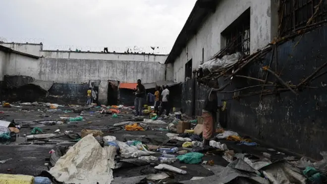 La surpopulation, le manque de soins appropriés, la vétusté des locaux, engendrent très souvent des mutineries dans les prisons en RDC