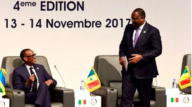 Paul Kagame, président du Rwanda aux côtés du président sénégalais Macky Sall à l'ouverture du Forum de Dakar, hier.