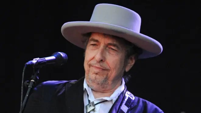 Bob Dylan tiene 75 años.