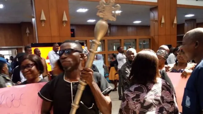 National Assembly workers don block Nigeria lawmakers from sitting