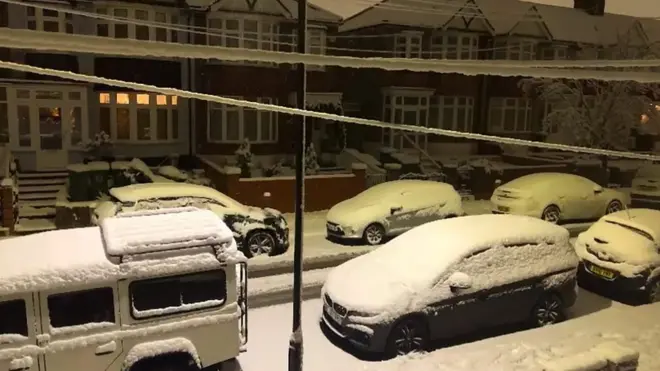 د انګلستان په بېلابېلو برخو کې تر راتلونکو څو ورځو پورې د واورې ورېدو، ‌یخنۍ ډېرېدو او کنګل رامنځ ته کېدو وړاندوېینه شوې ده.