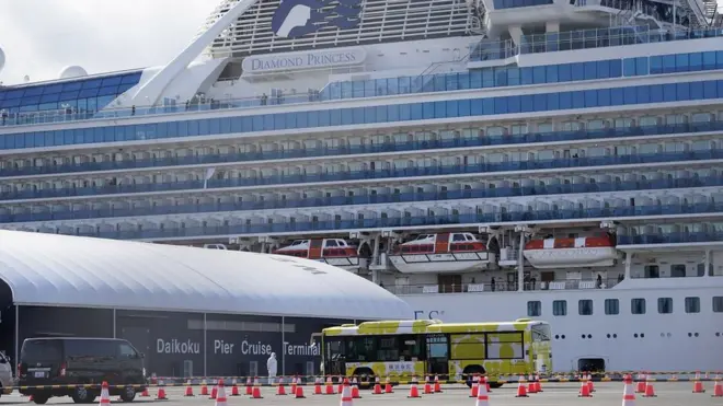 Passengers who have tested negative for coronavirus have begun disembarking from the Diamond Princess