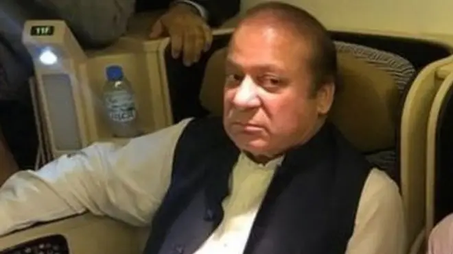 نواز شریف کو لندن سے لاہور واپس پہچنے پر ایئر پورٹ سے گرفتار کر کے اڈیالہ جیل منتقل کیا گیا تھا